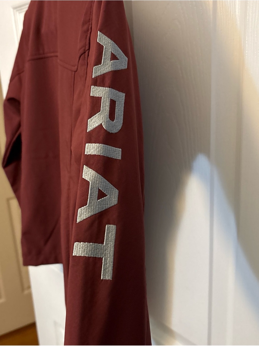 Ariat Youth Burgundy Fleece-Lined Softshell Jacket - Picture 4 of 4